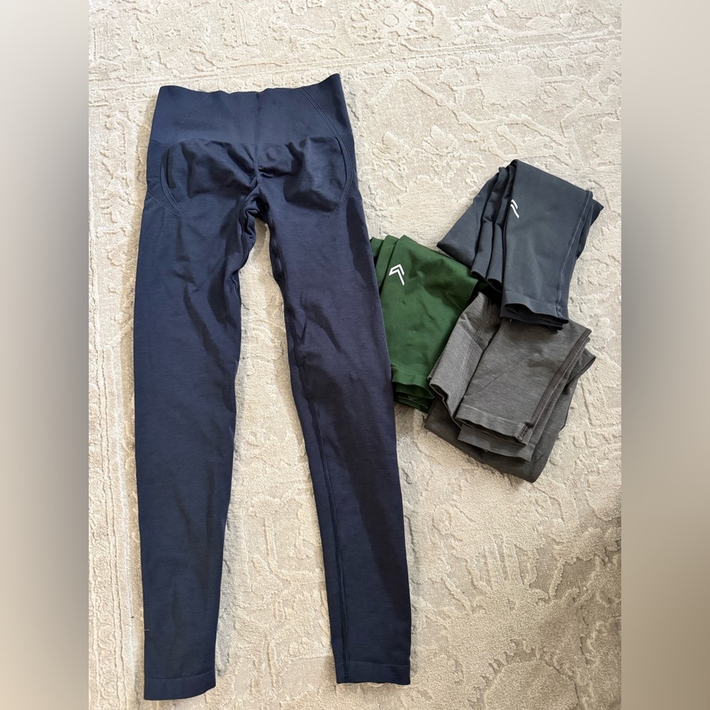 Oner active seamless leggings. Forest green and navy blue.